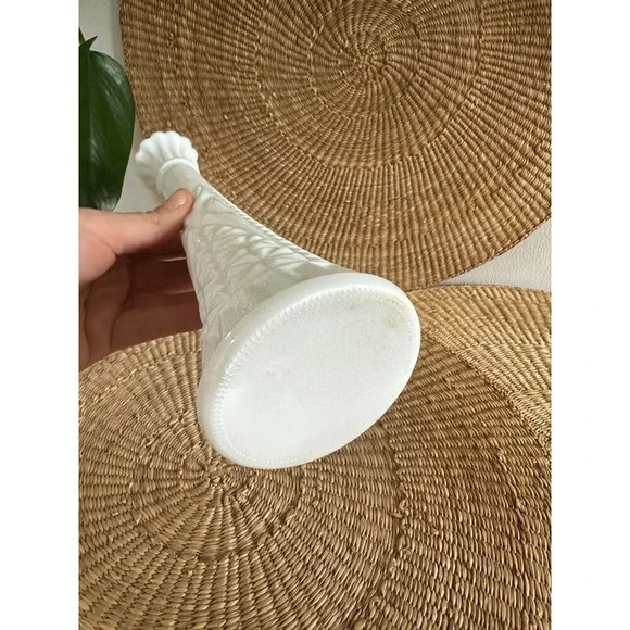VINTAGE Milk Glass 9" tall Bud Vase Diamond Textured Embossed Vase, Mid-Century - Picture 6 of 7